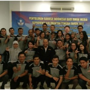 Read more about the article AWAK MEDIA TERIMA PENYULUHAN BAHASA INDONESIA